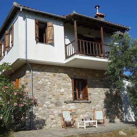 Traditional Stonehouse Потистика Экстерьер фото