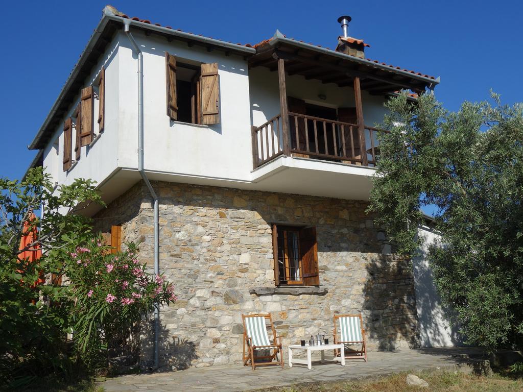 Traditional Stonehouse Потистика Экстерьер фото